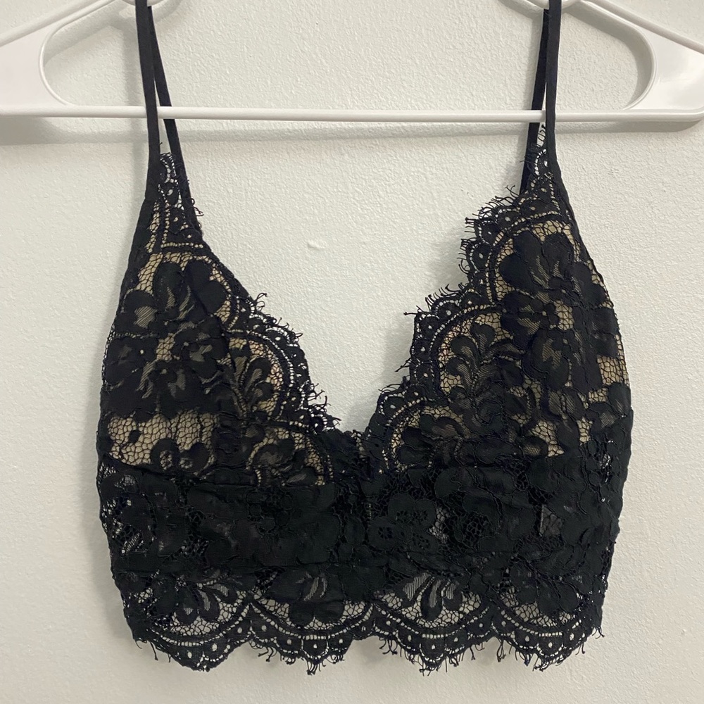 Lottie Moss by Pacsun top